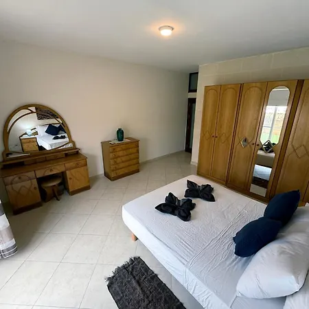 Seashell Stories - Modern Comforts, Traditional Charm Nadur