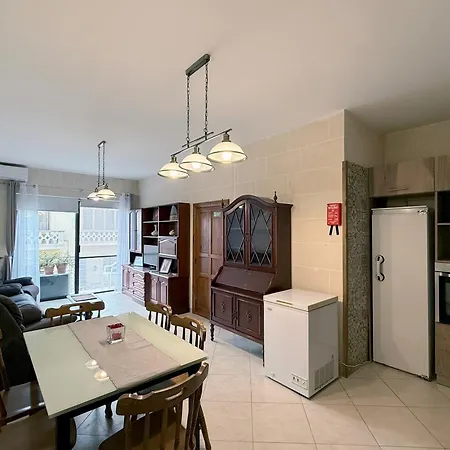 Seashell Stories - Modern Comforts, Traditional Charm * Nadur