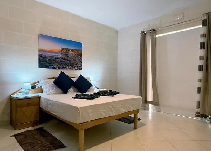 Seashell Stories - Modern Comforts, Traditional Charm * Nadur