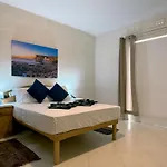 Seashell Stories - Modern Comforts, Traditional Charm * נדור