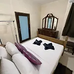 דירה Seashell Stories - Modern Comforts, Traditional Charm נדור