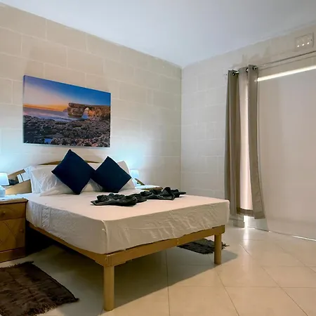 Seashell Stories - Modern Comforts, Traditional Charm * Nadur