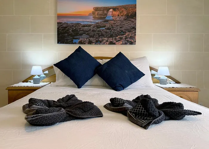 Seashell Stories - Modern Comforts, Traditional Charm דירה נדור