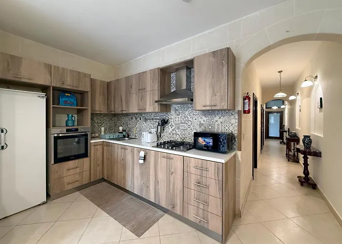 Seashell Stories - Modern Comforts, Traditional Charm דירה נדור